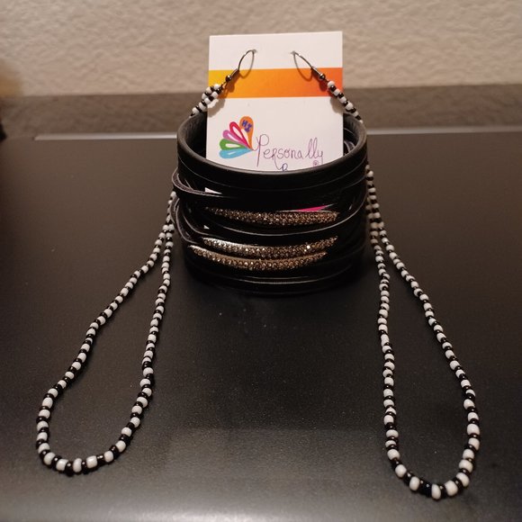 Swinging Loop Beads by PersonallyBowedbyCLB - Picture 7 of 12